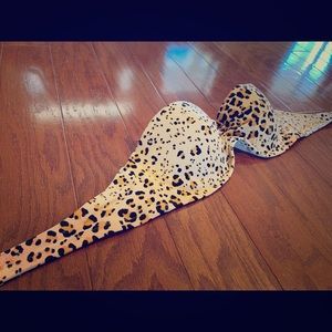 Small cheetah print VS strapless bikini top